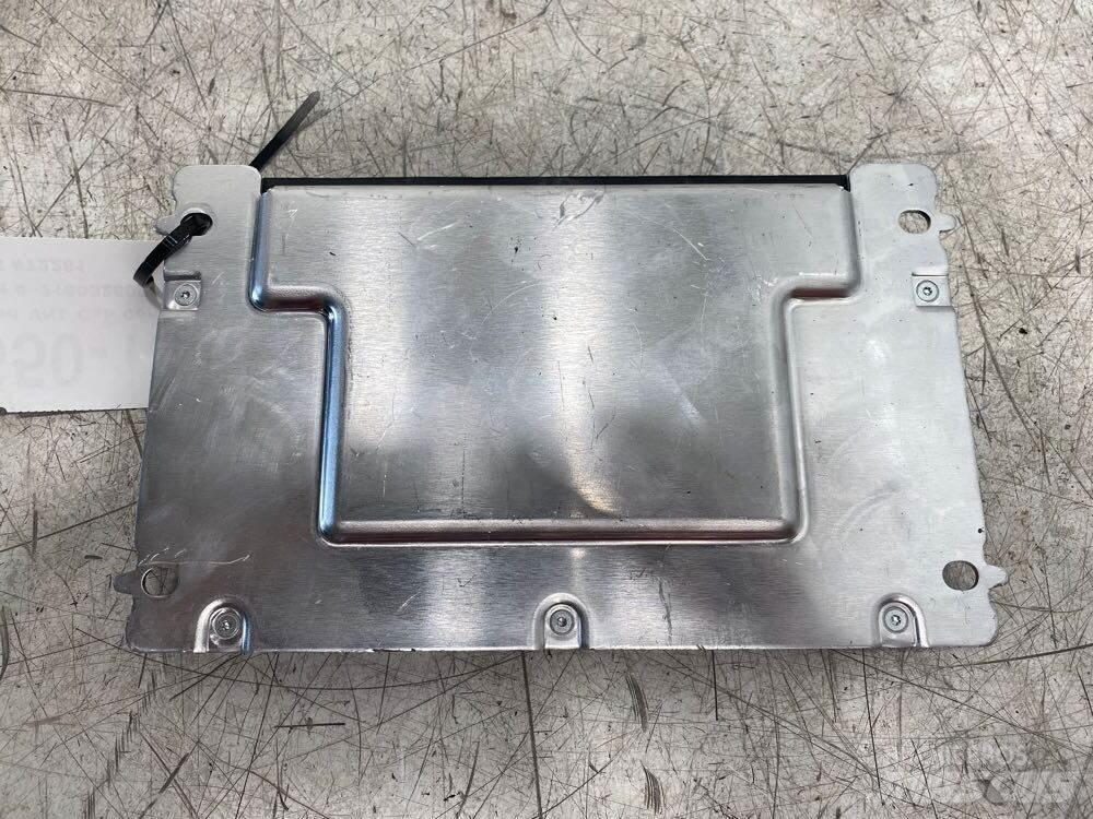 Volvo VNL 驾驶室与内部