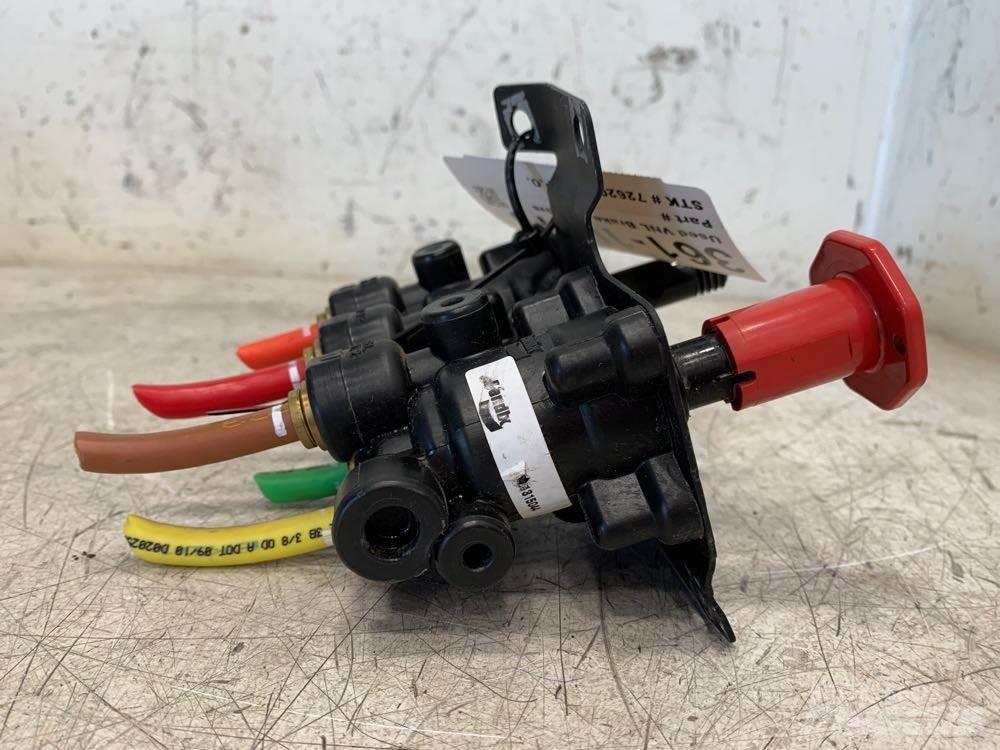 Volvo VNL 运输工具-其他