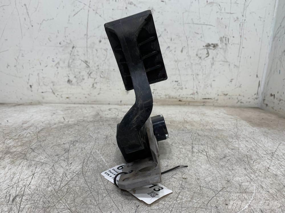 Volvo VNL 运输工具-其他