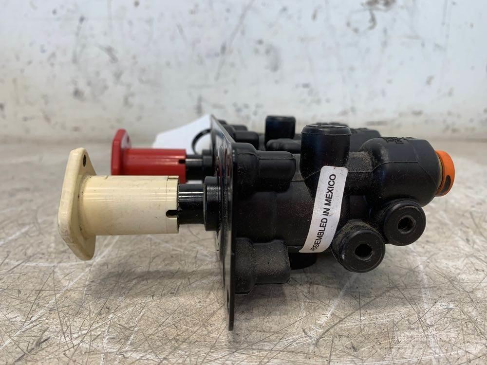Volvo VNL 运输工具-其他