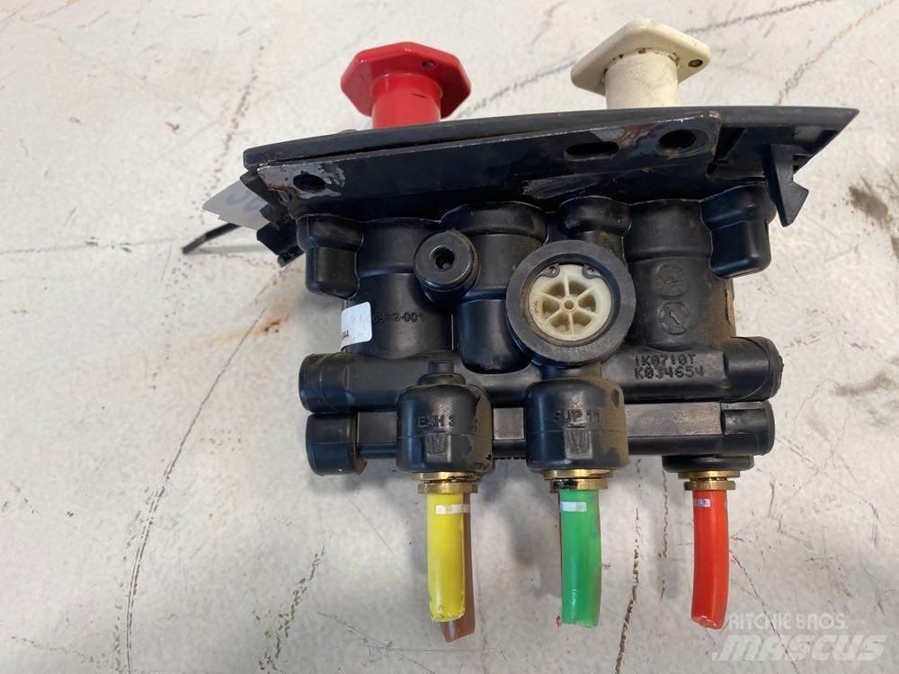 Volvo VNL 运输工具-其他