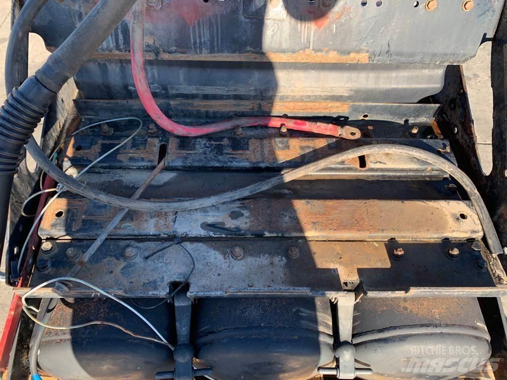 Volvo VNL 运输工具-其他