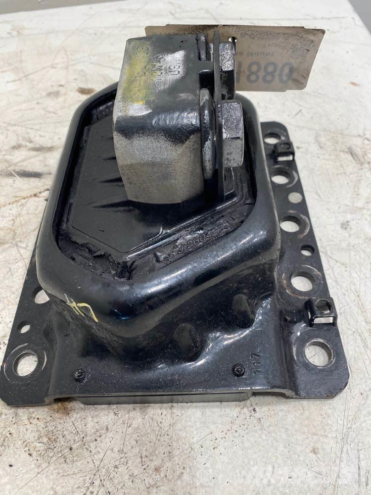 Volvo VNL 运输工具-其他