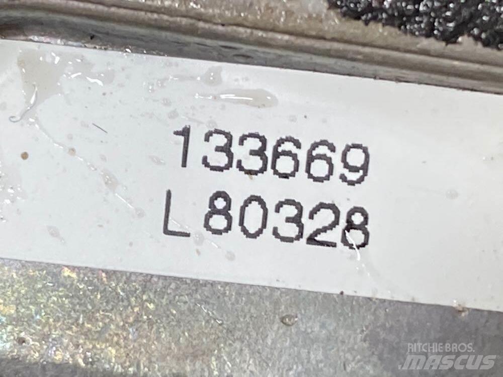 Volvo VNL 运输工具-其他