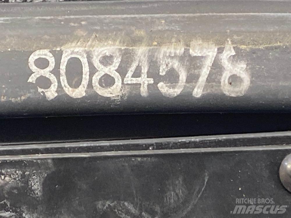 Volvo VNL 驾驶室与内部