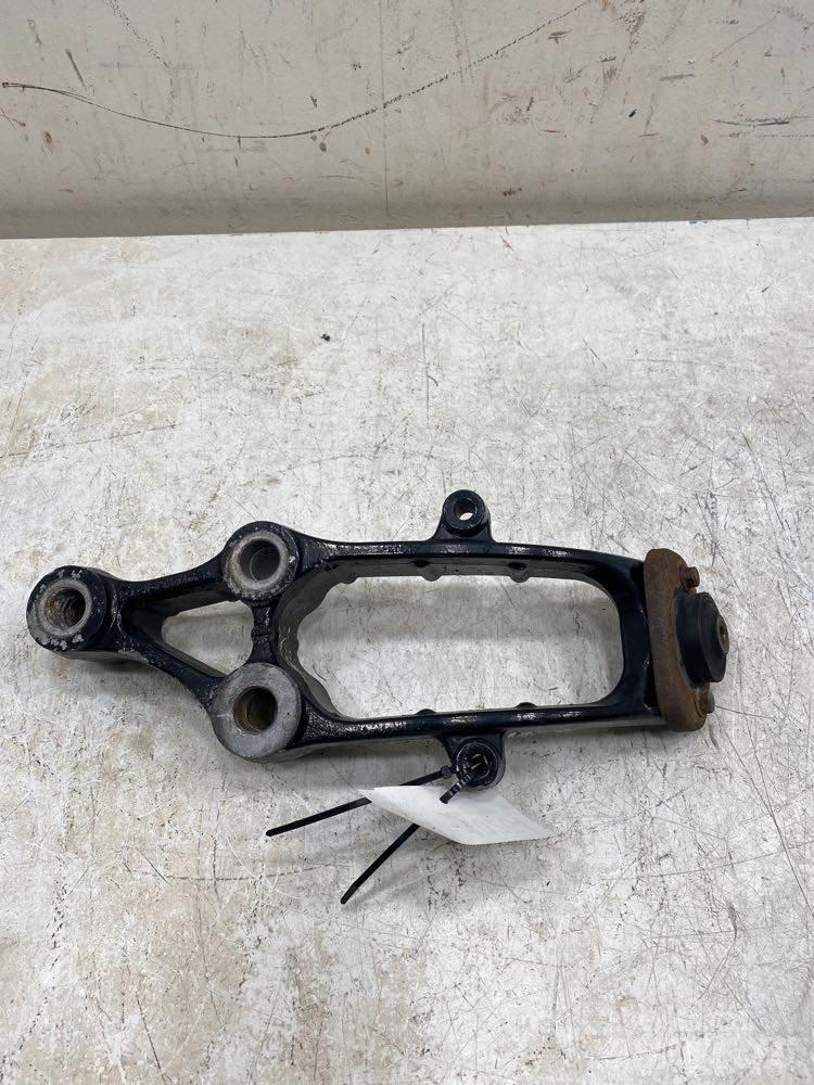 Volvo VNL 散热器