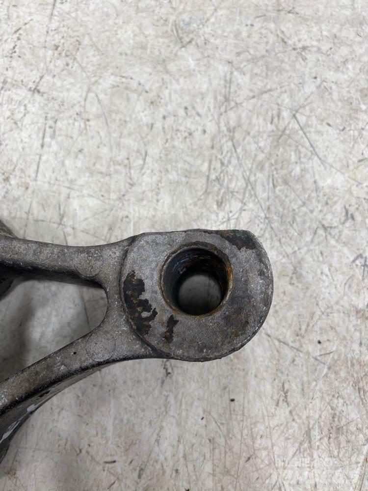 Volvo VNL 散热器