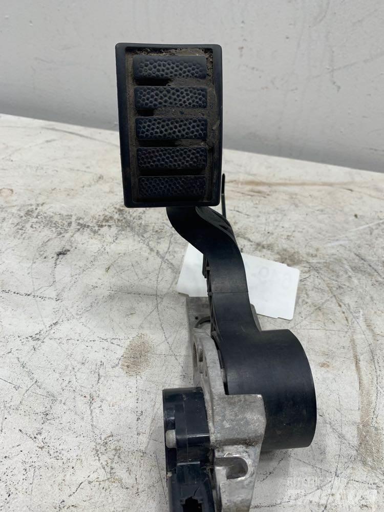 Volvo VNL 运输工具-其他