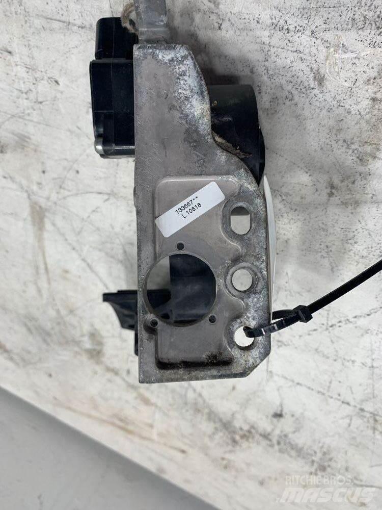 Volvo VNL 运输工具-其他