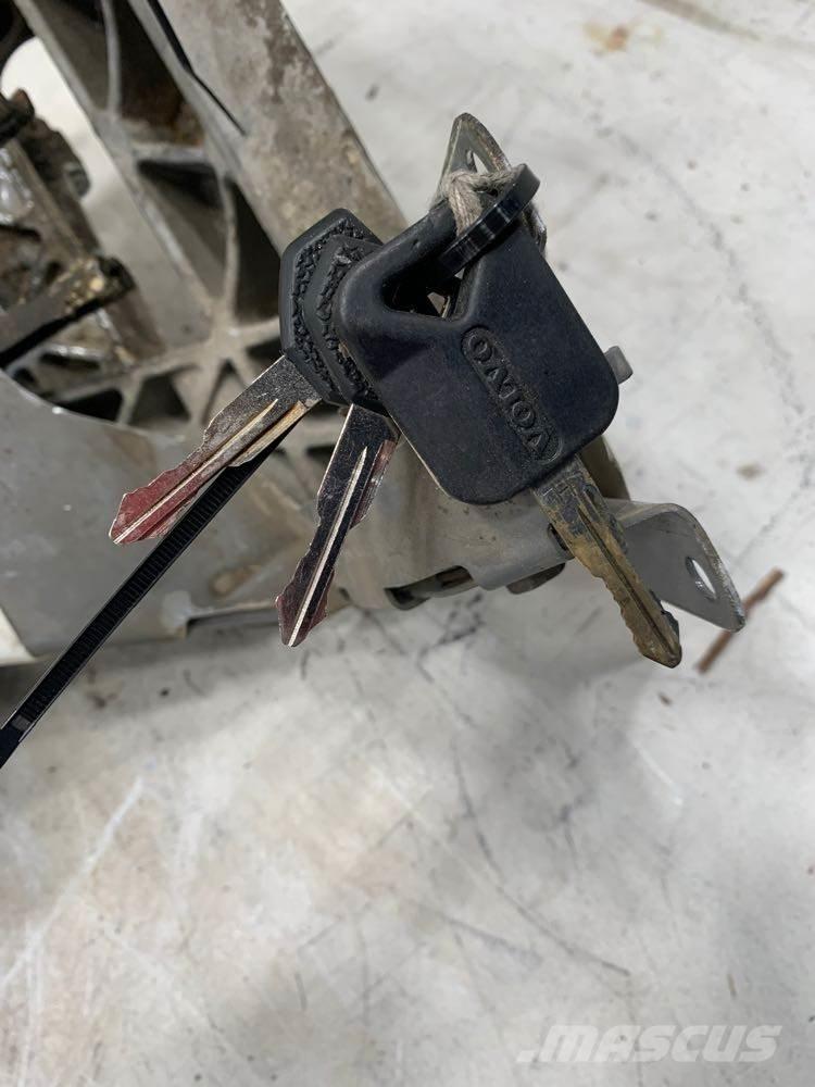 Volvo VNL 运输工具-其他