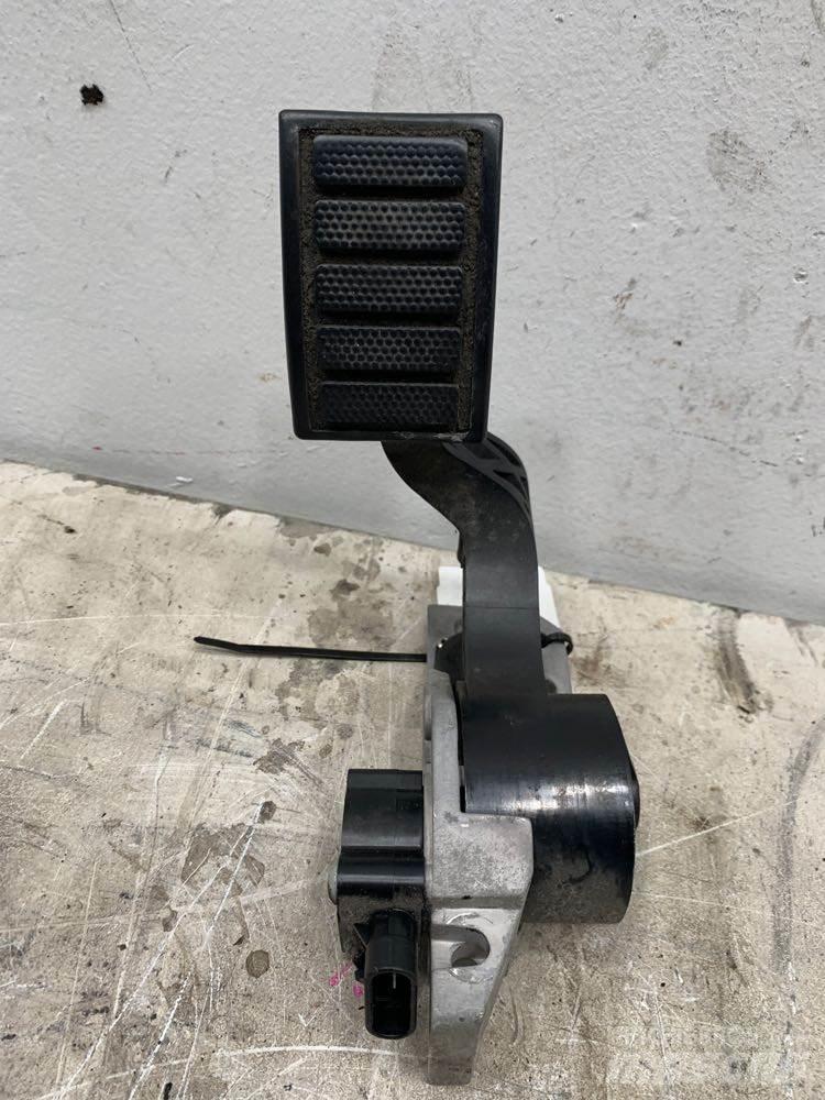 Volvo VNL 运输工具-其他