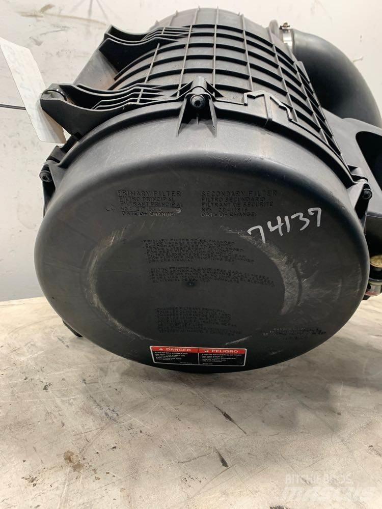 Volvo VNL 运输工具-其他