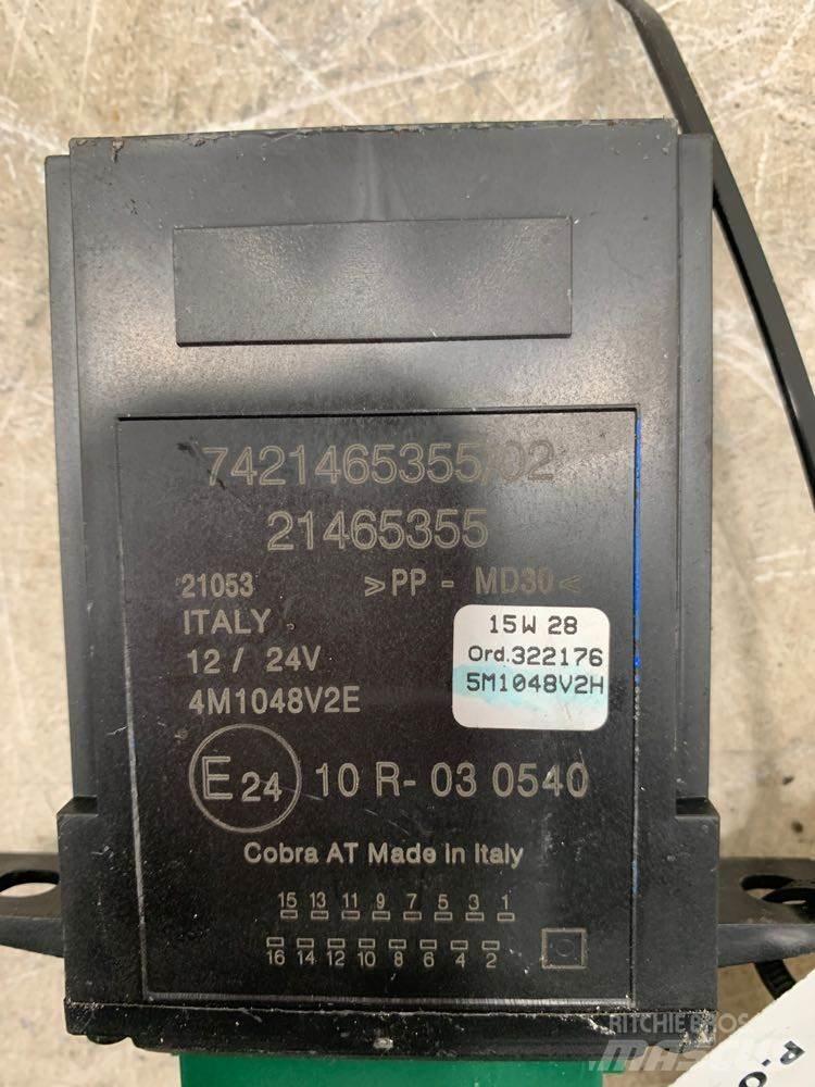 Volvo VNL 驾驶室与内部