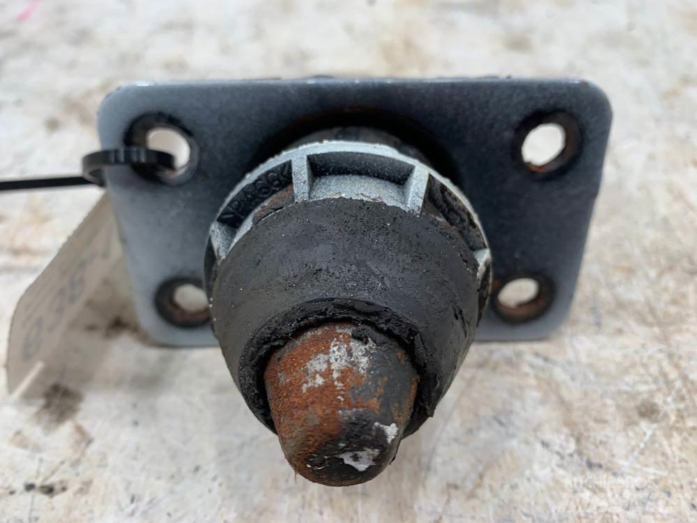 Volvo VNL 运输工具-其他