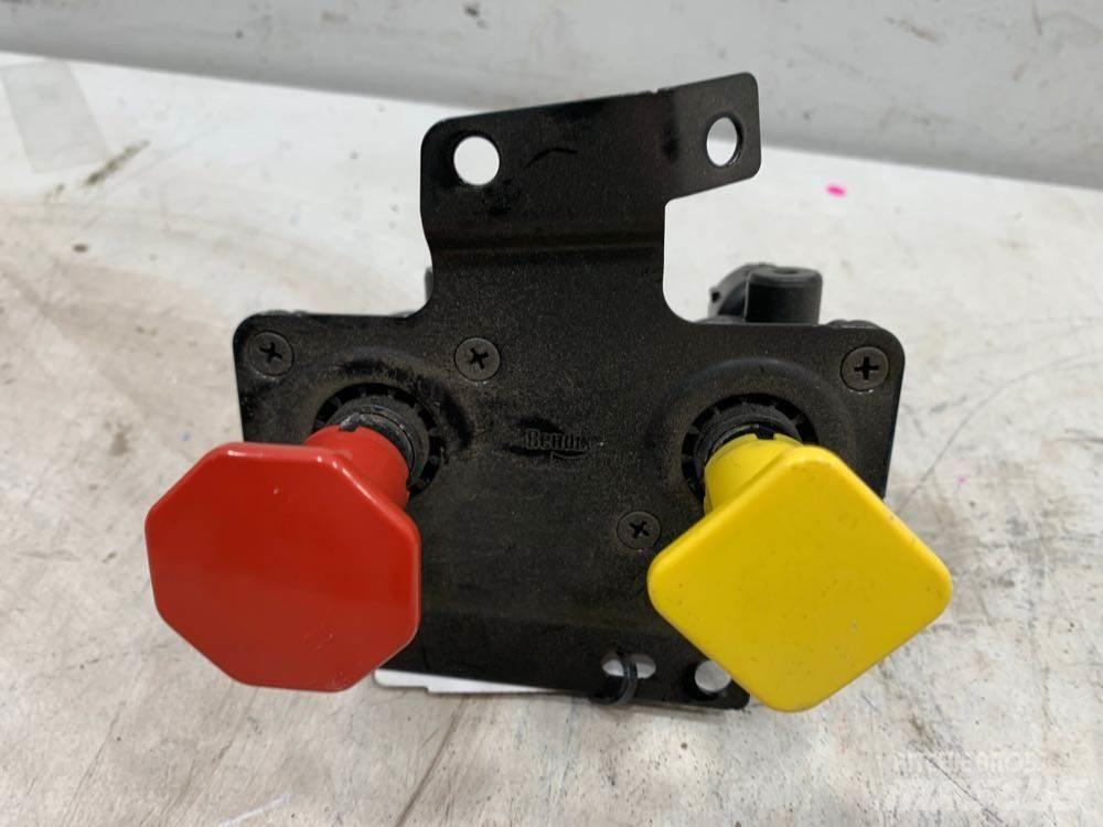 Volvo VNL 运输工具-其他