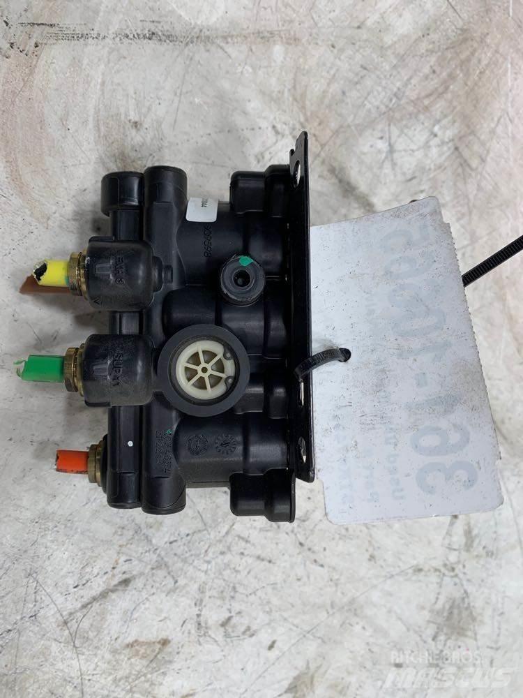 Volvo VNL 运输工具-其他
