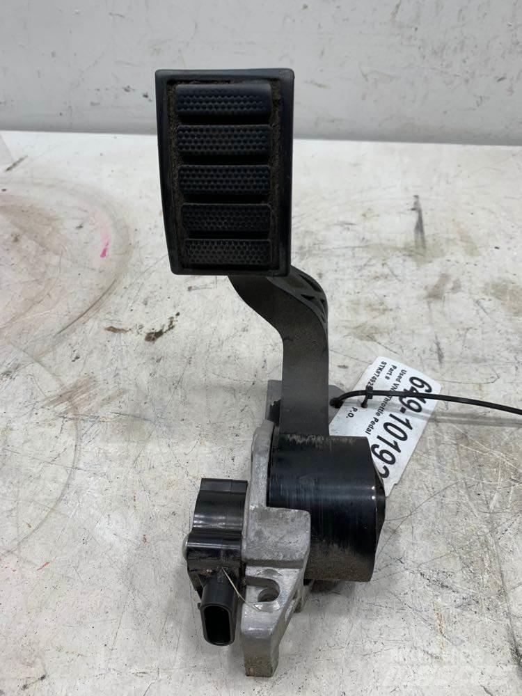Volvo VNL 运输工具-其他