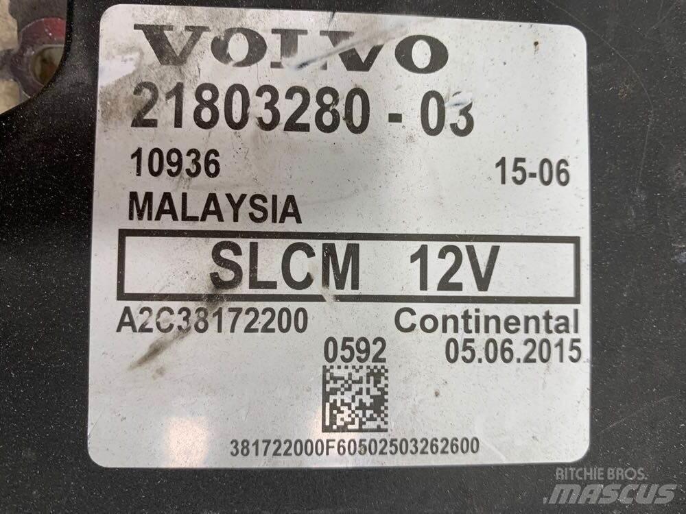 Volvo VNL 驾驶室与内部