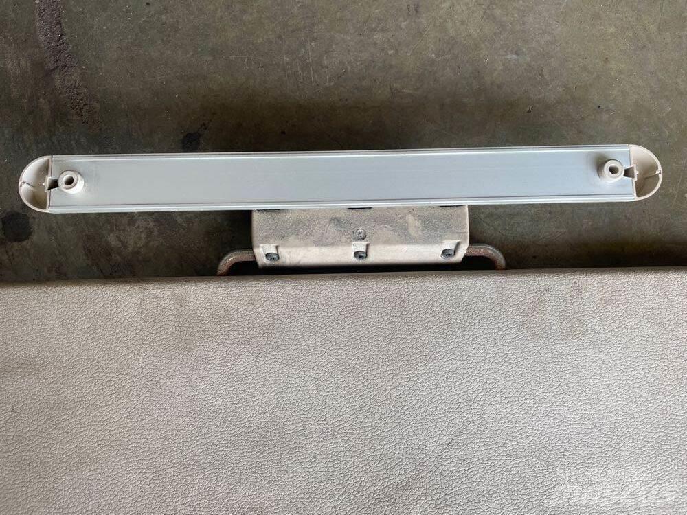 Volvo VNL 运输工具-其他
