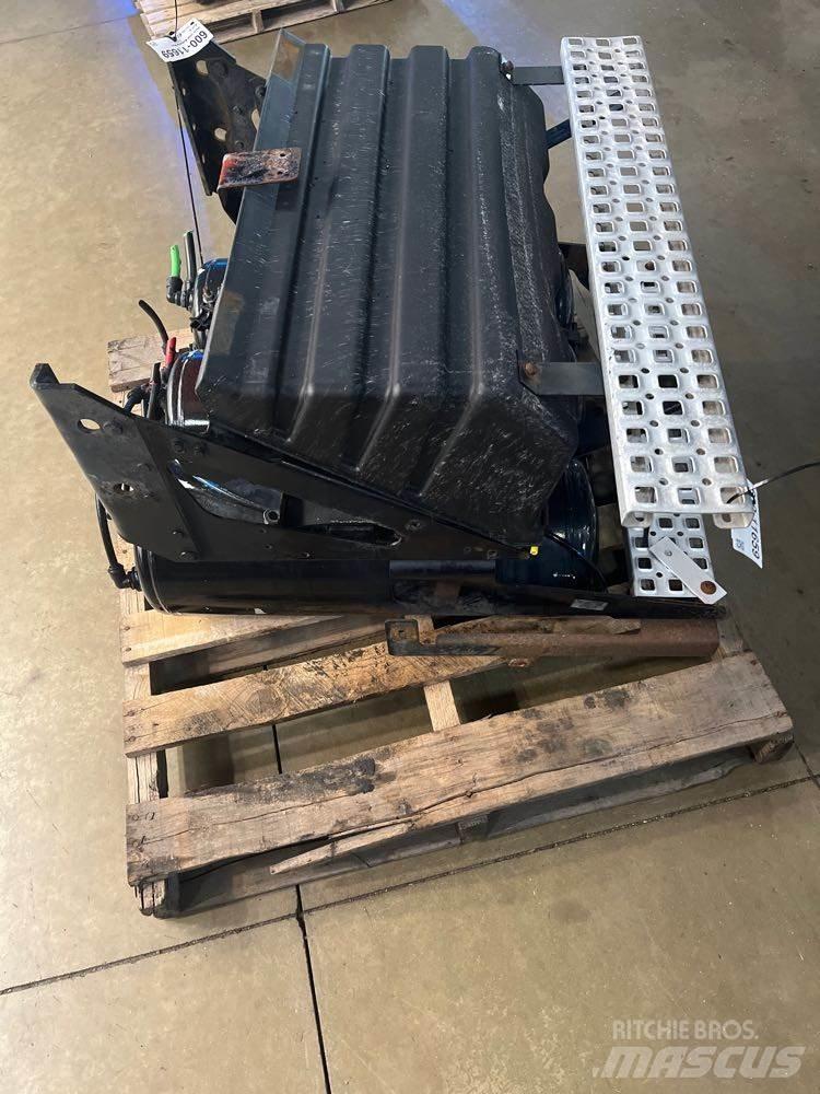 Volvo VNM 运输工具-其他