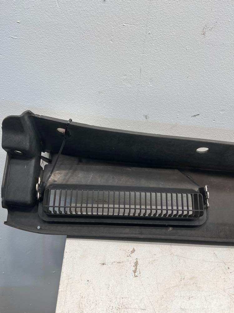 Volvo VNM 运输工具-其他