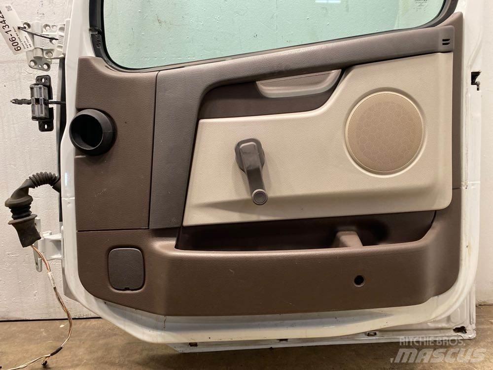 Volvo VNM 运输工具-其他