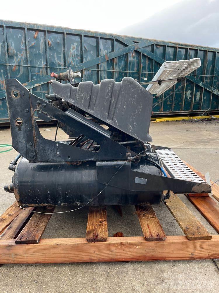 Volvo VNM 运输工具-其他