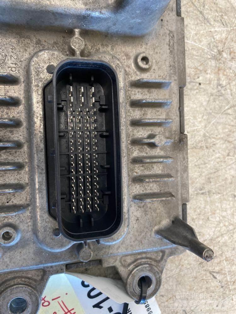 Volvo VNR 运输工具-其他