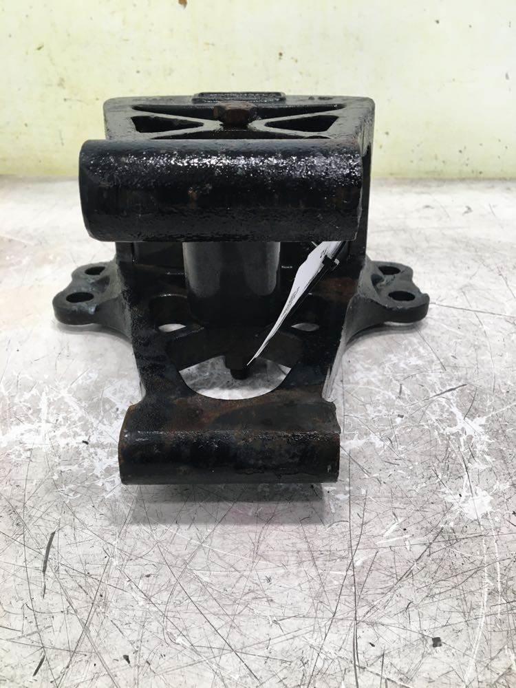 Volvo WCA 底盘和悬架