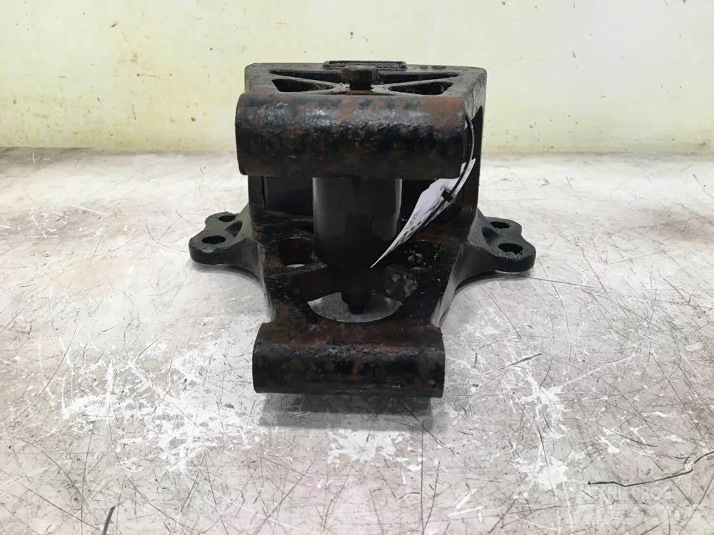 Volvo WCA 底盘和悬架