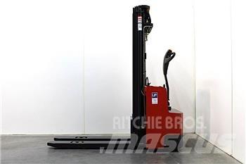 Lafis LEC 16 手推堆垛车