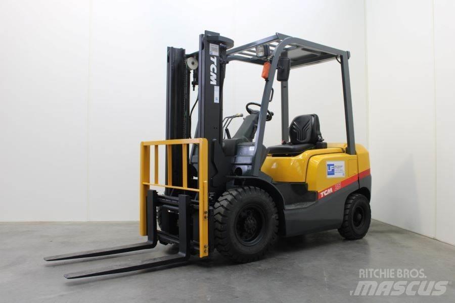 TCM FD 25 T 3 柴油叉车