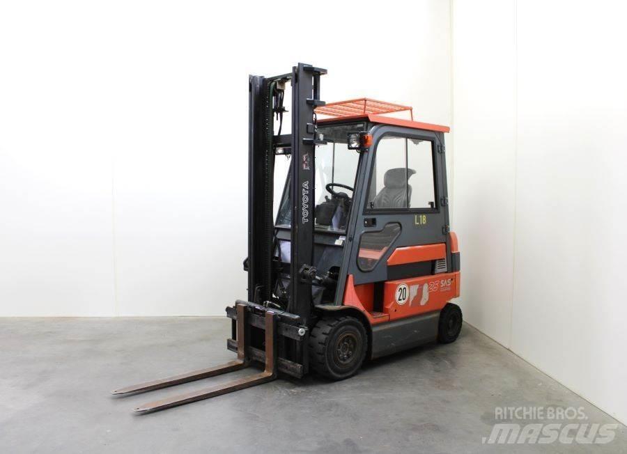 Toyota 7FBM25 电动叉车