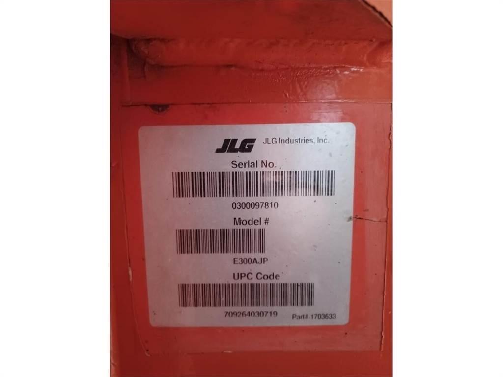JLG E300AJP 曲臂高空工作平台