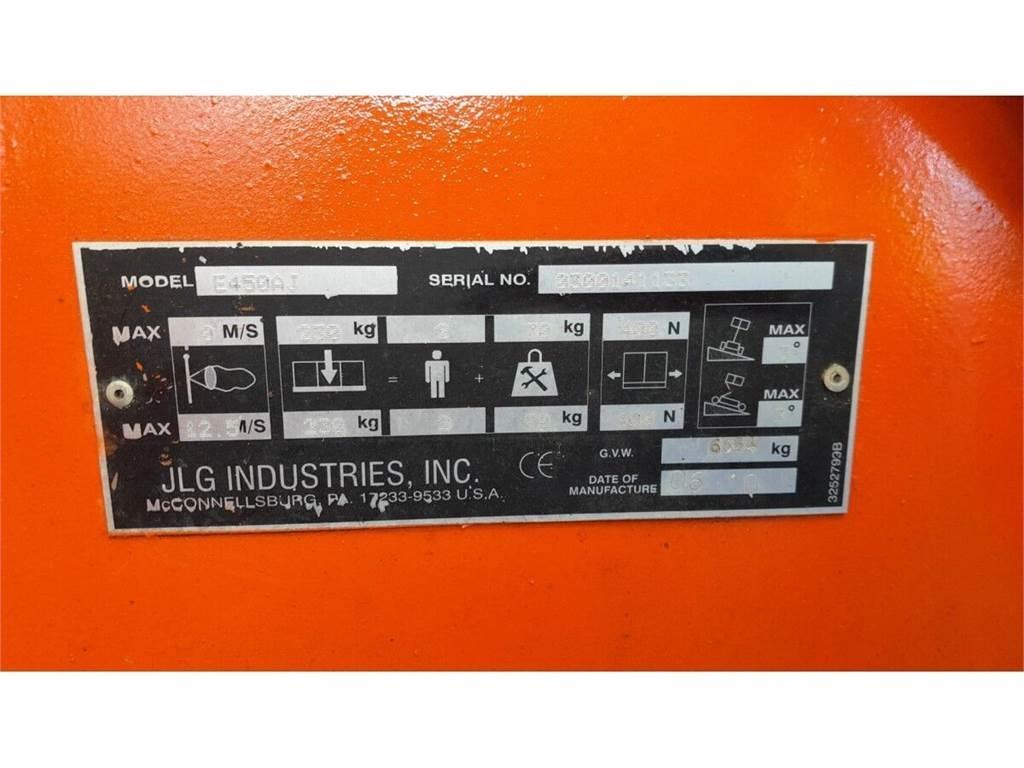 JLG E450AJ 曲臂高空工作平台