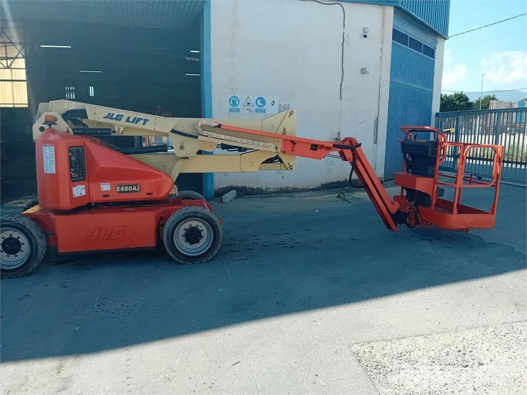 JLG E450AJ 曲臂高空工作平台