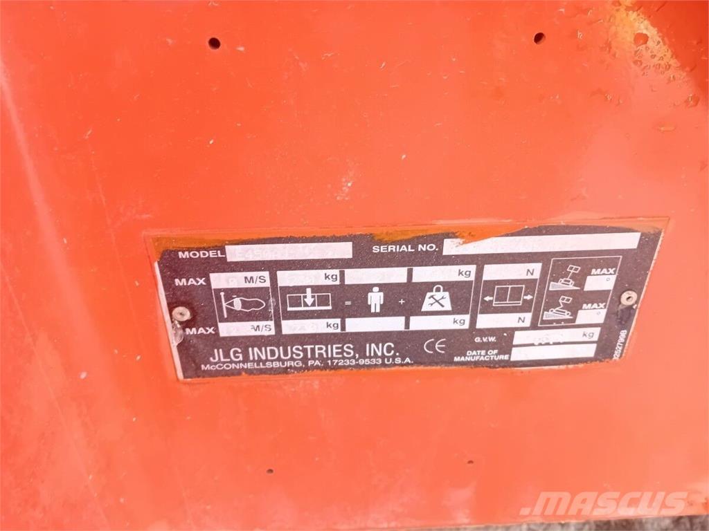 JLG E450AJ 曲臂高空工作平台