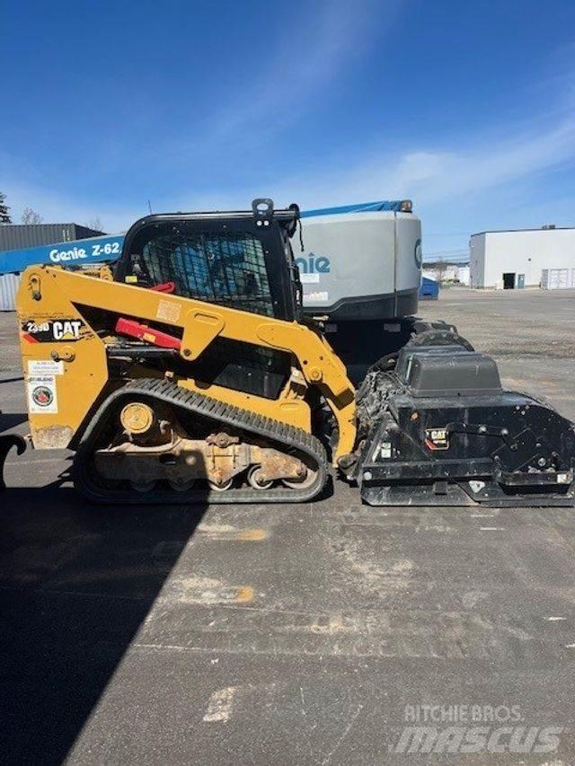CAT 239D 牵引车