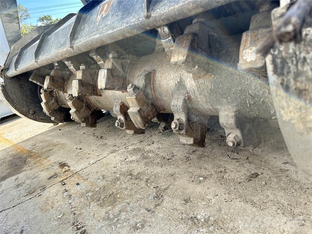 CAT 299D3 滑移装载机