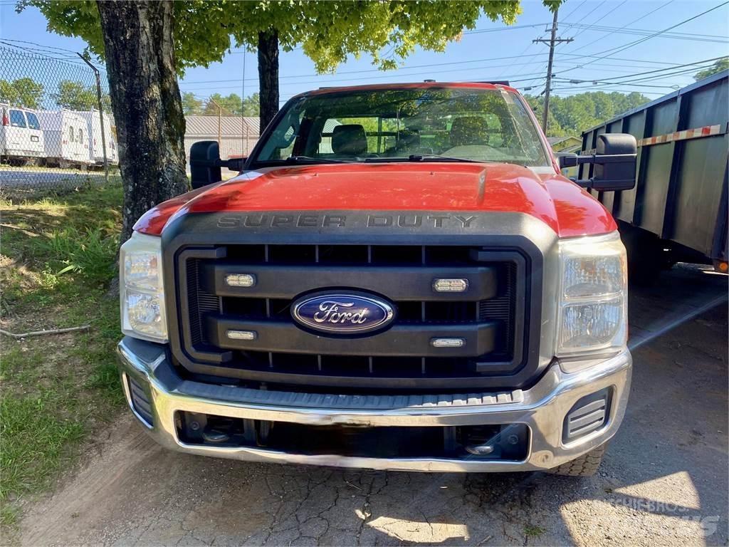 Ford F250 平板栏板货车