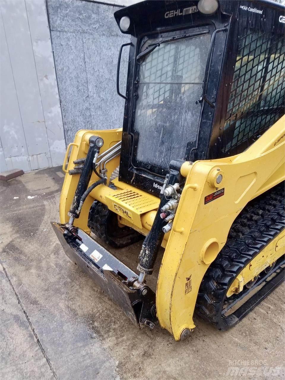Gehl VT320 滑移装载机