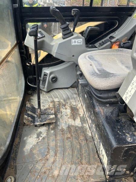 CAT 302.5C 小型挖掘机