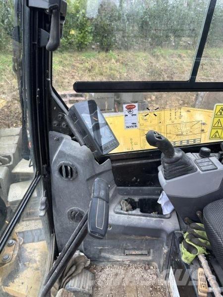 CAT 305C R 小型挖掘机