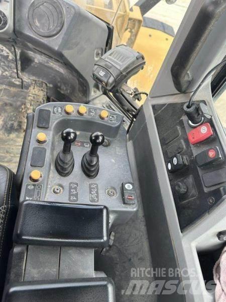 CAT 966M XE 轮式装载机