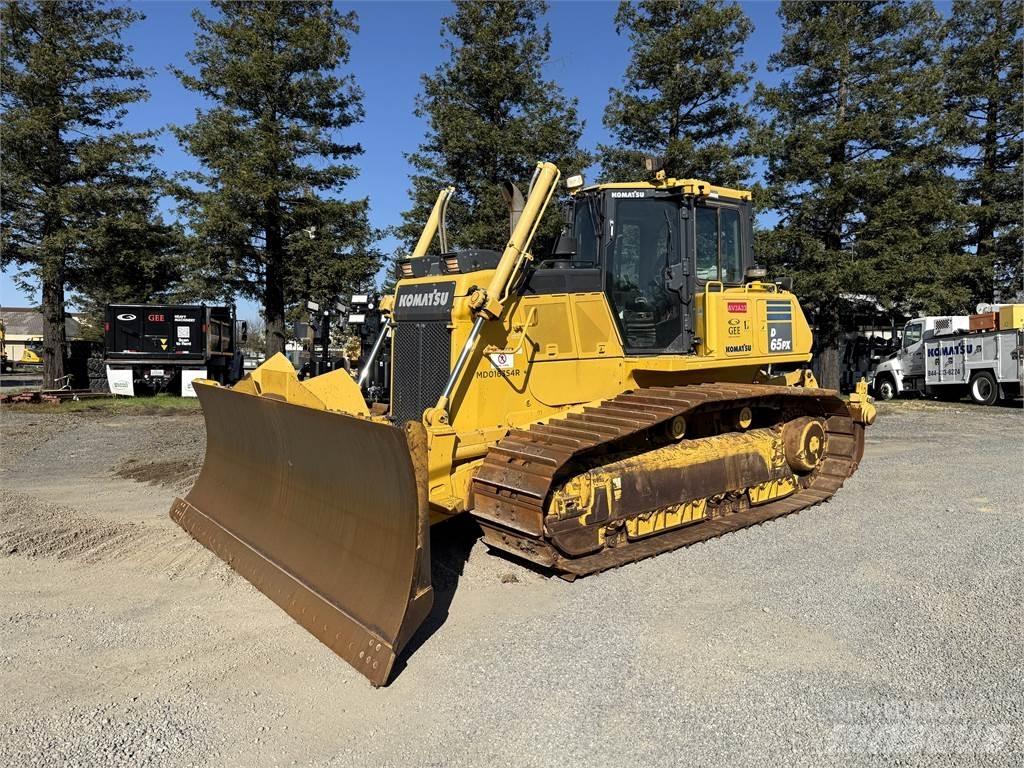 Komatsu D65PX-18 履带式推土机