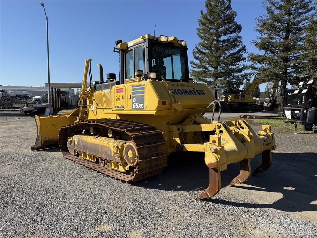 Komatsu D65PX-18 履带式推土机