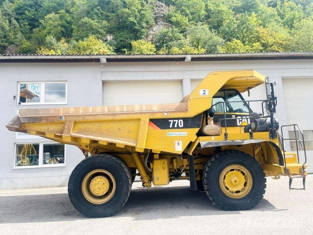 CAT 770 铰接式自卸车