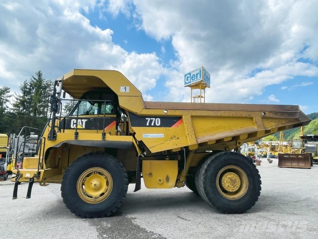 CAT 770 铰接式自卸车