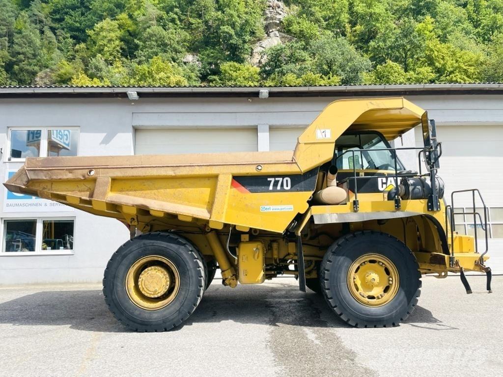 CAT 770 铰接式自卸车