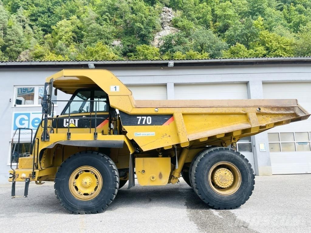 CAT 770 铰接式自卸车